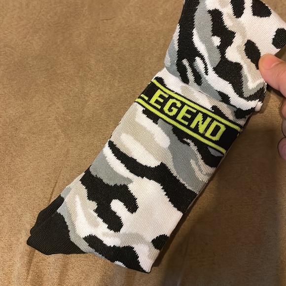 🔥5 FOR $20🔥 Black and white Camo crewsocks - Picture 3 of 5